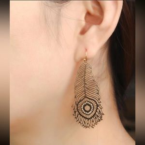 🪶 Awesome Large Metallic Feather Detail Boho Western Drop Earrings 🪶